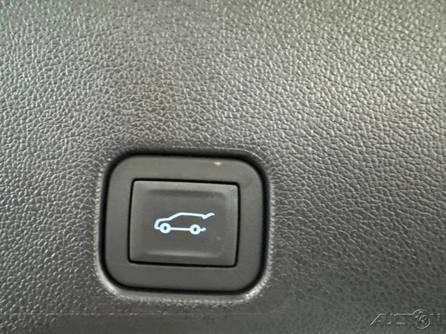 2026 GMC Acadia - Image 8 of 17