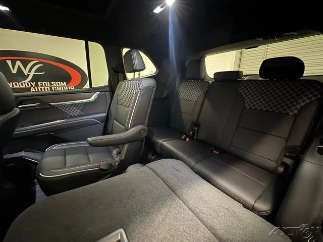 2026 GMC Acadia - Image 11 of 17