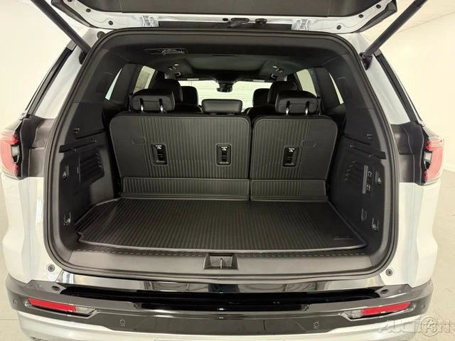 2026 GMC Acadia - Image 8 of 21