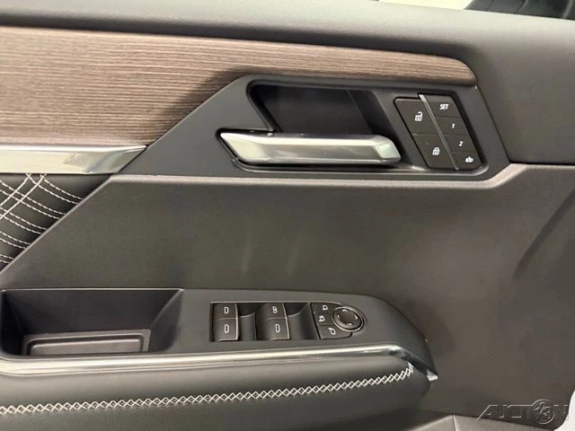 2026 GMC Acadia - Image 15 of 21