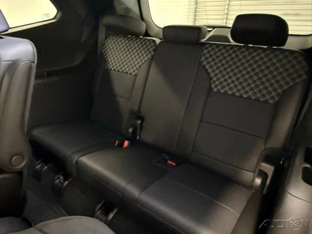 2026 GMC Acadia - Image 17 of 21