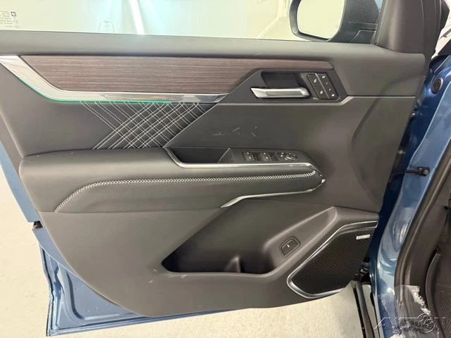 2026 GMC Acadia - Image 14 of 21