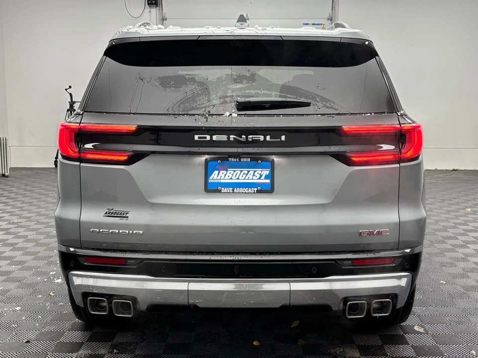 2026 GMC Acadia - Image 11 of 12