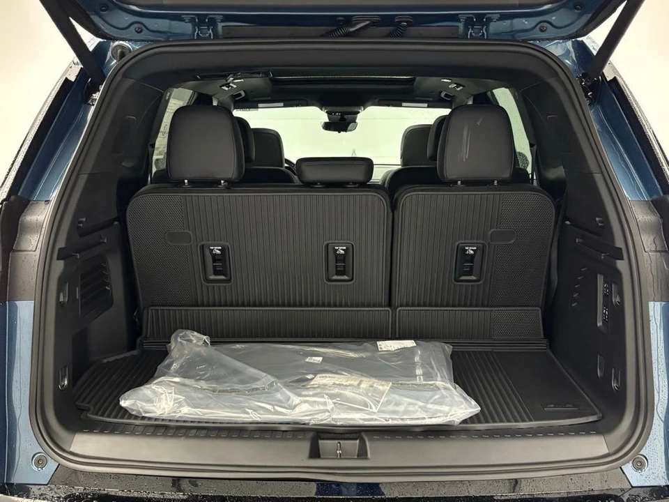 2026 GMC Acadia - Image 12 of 12