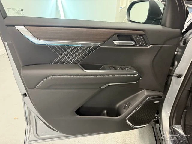 2026 GMC Acadia - Image 14 of 21