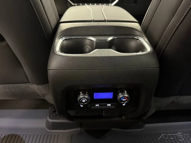 2026 GMC Acadia - Image 19 of 21