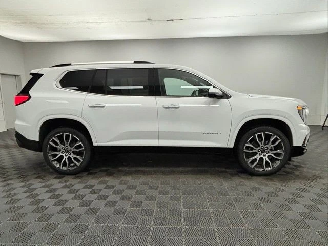 2026 GMC Acadia - Image 9 of 12