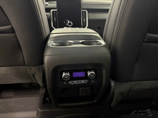 2026 GMC Acadia - Image 19 of 21