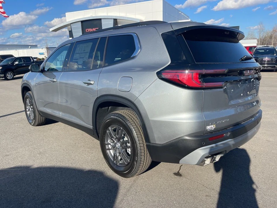 2026 GMC Acadia - Image 3 of 12