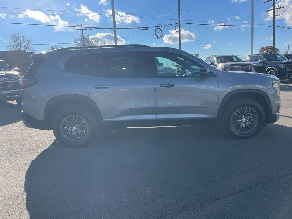 2026 GMC Acadia - Image 6 of 12