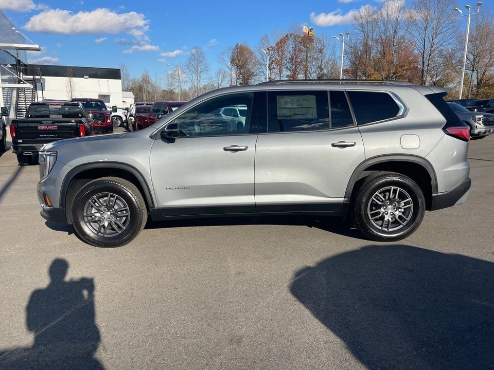 2026 GMC Acadia - Image 2 of 12