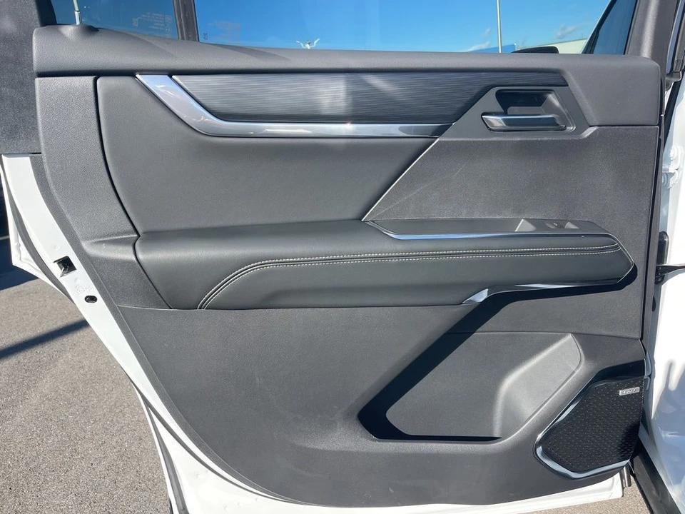 2026 GMC Acadia - Image 12 of 12