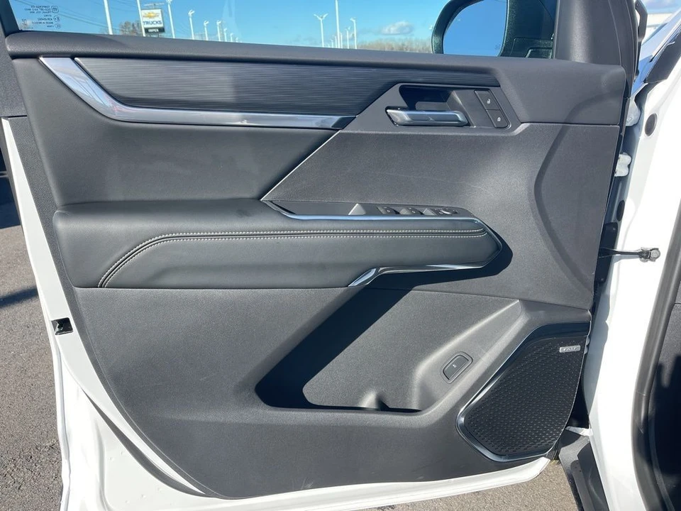 2026 GMC Acadia - Image 9 of 12