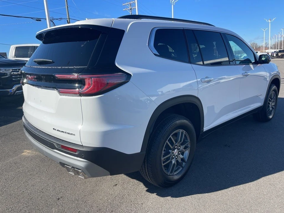 2026 GMC Acadia - Image 5 of 12