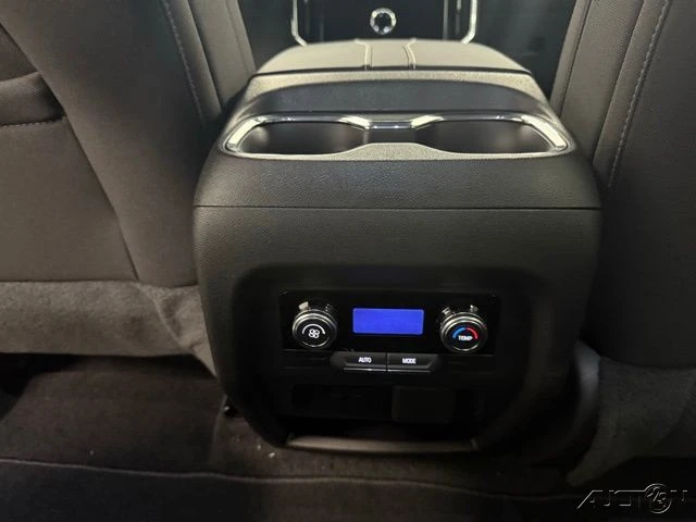 2026 GMC Acadia - Image 18 of 21