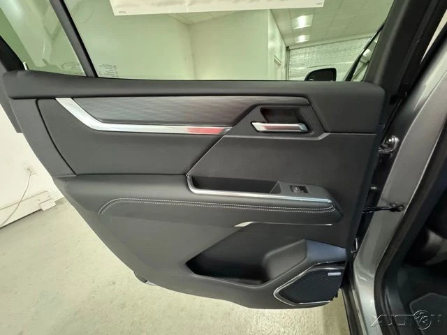 2026 GMC Acadia - Image 9 of 12