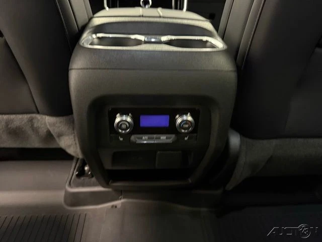 2026 GMC Acadia - Image 18 of 21