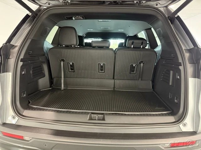 2026 GMC Acadia - Image 8 of 21
