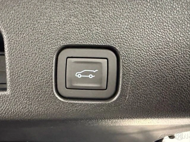 2026 GMC Acadia - Image 9 of 21