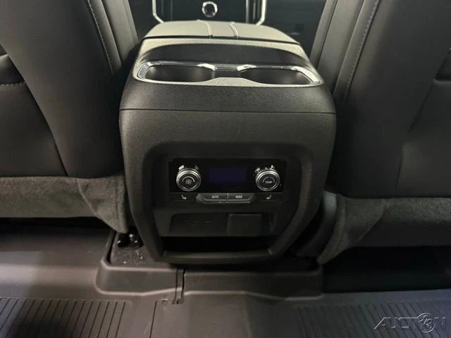 2026 GMC Acadia - Image 19 of 21