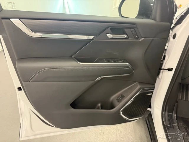 2026 GMC Acadia - Image 14 of 21