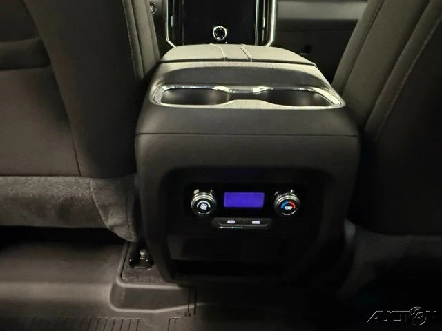2026 GMC Acadia - Image 18 of 21