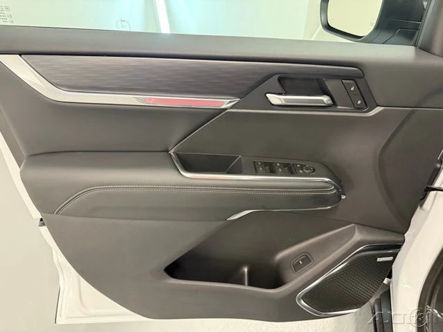 2026 GMC Acadia - Image 14 of 21