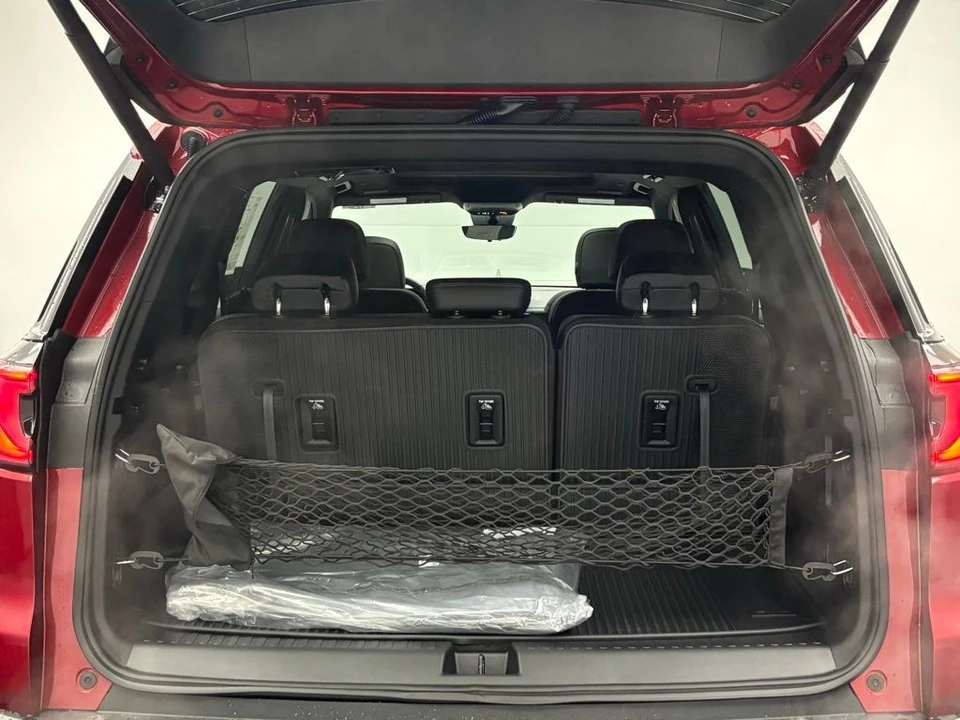 2026 GMC Acadia - Image 11 of 12