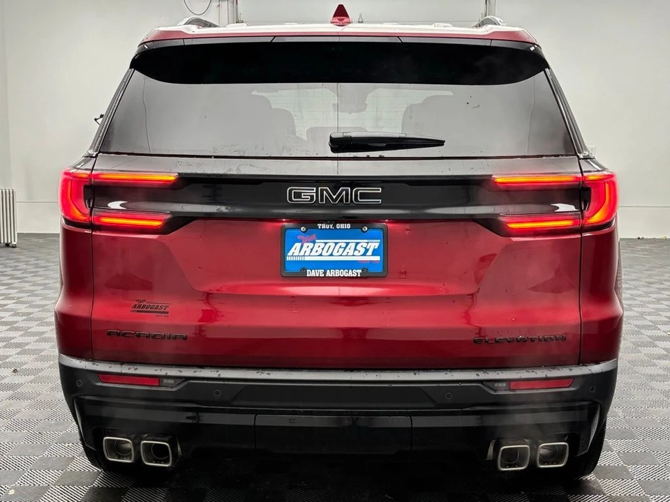 2026 GMC Acadia - Image 10 of 12