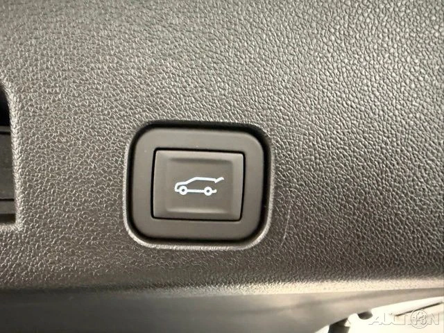2026 GMC Acadia - Image 9 of 12