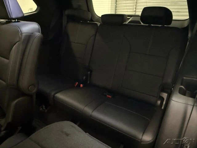 2026 GMC Acadia - Image 18 of 21