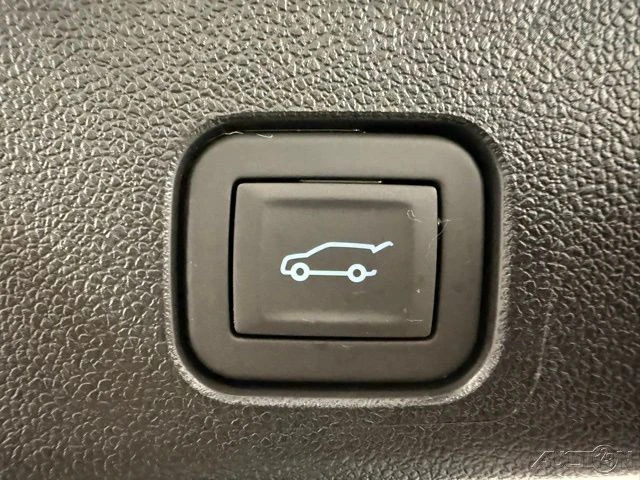 2026 GMC Acadia - Image 9 of 21