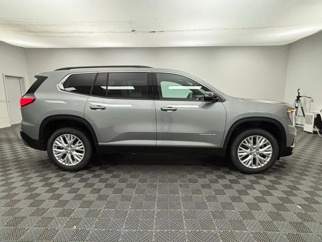 2026 GMC Acadia - Image 7 of 12