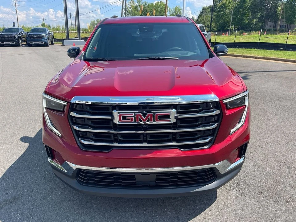 2026 GMC Acadia - Image 8 of 12