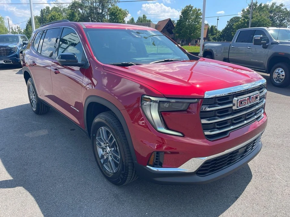 2026 GMC Acadia - Image 7 of 12