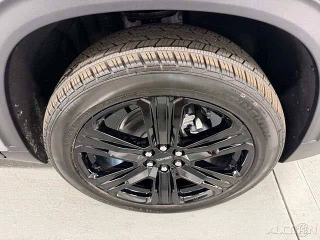 2026 GMC Acadia - Image 4 of 21
