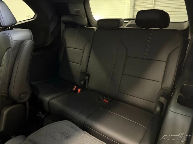 2026 GMC Acadia - Image 18 of 21