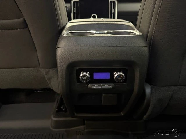 2026 GMC Acadia - Image 16 of 21