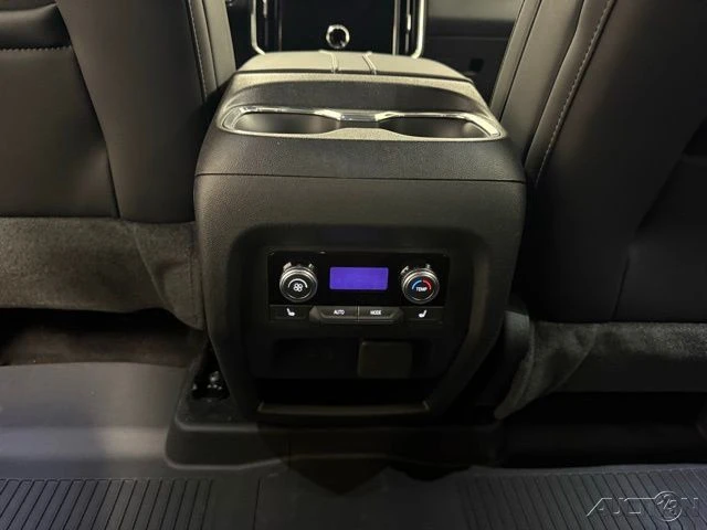 2026 GMC Acadia - Image 18 of 21