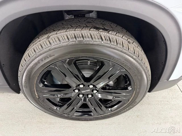2026 GMC Acadia - Image 4 of 21