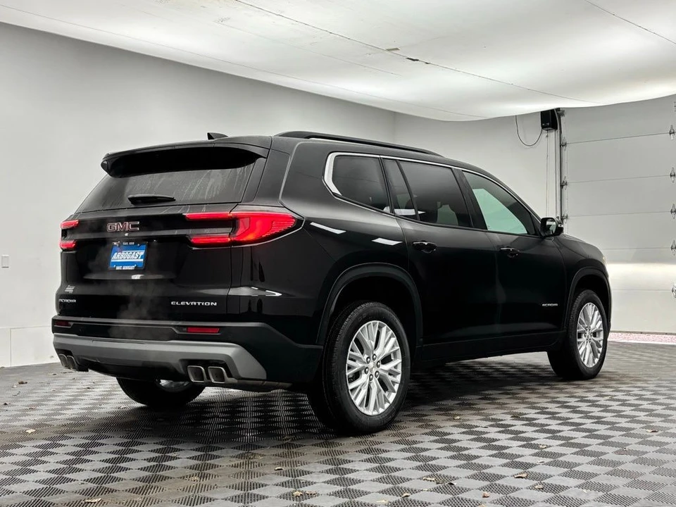 2026 GMC Acadia - Image 8 of 12