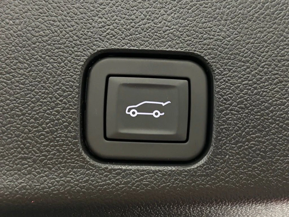 2026 GMC Acadia - Image 11 of 12
