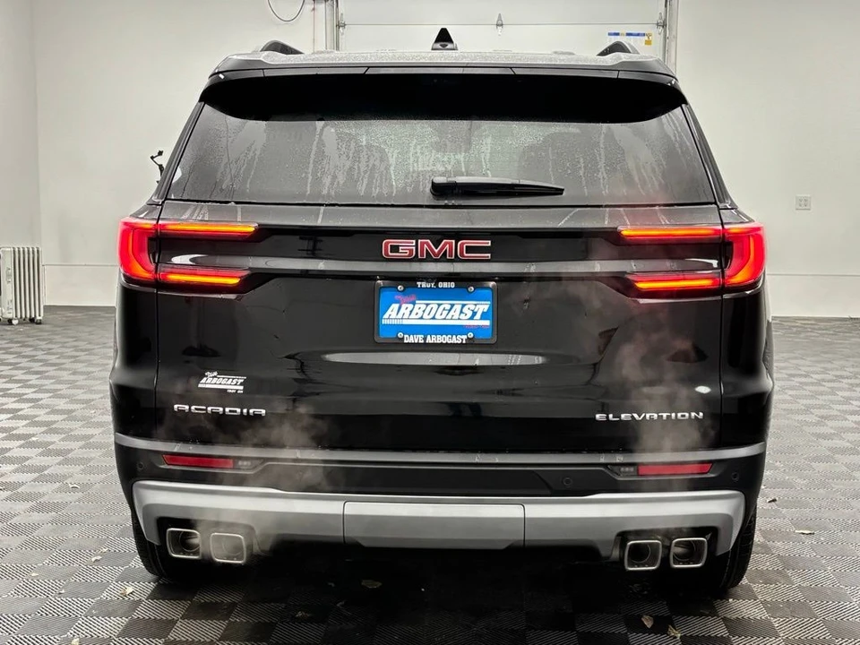 2026 GMC Acadia - Image 9 of 12