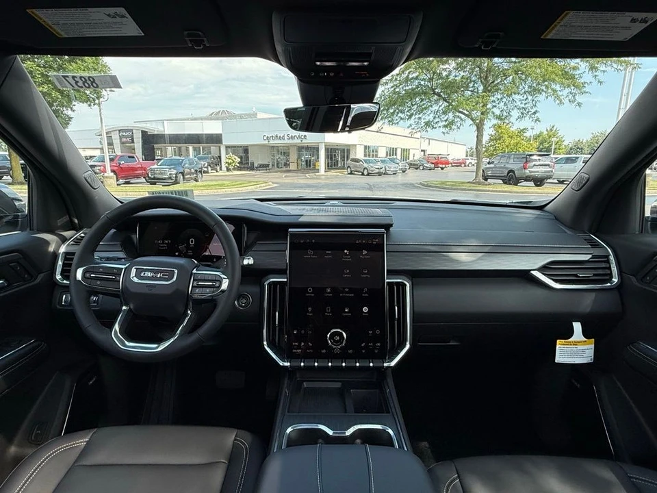 2026 GMC Acadia - Image 2 of 12