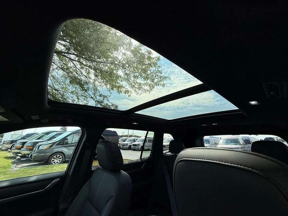 2026 GMC Acadia - Image 9 of 12