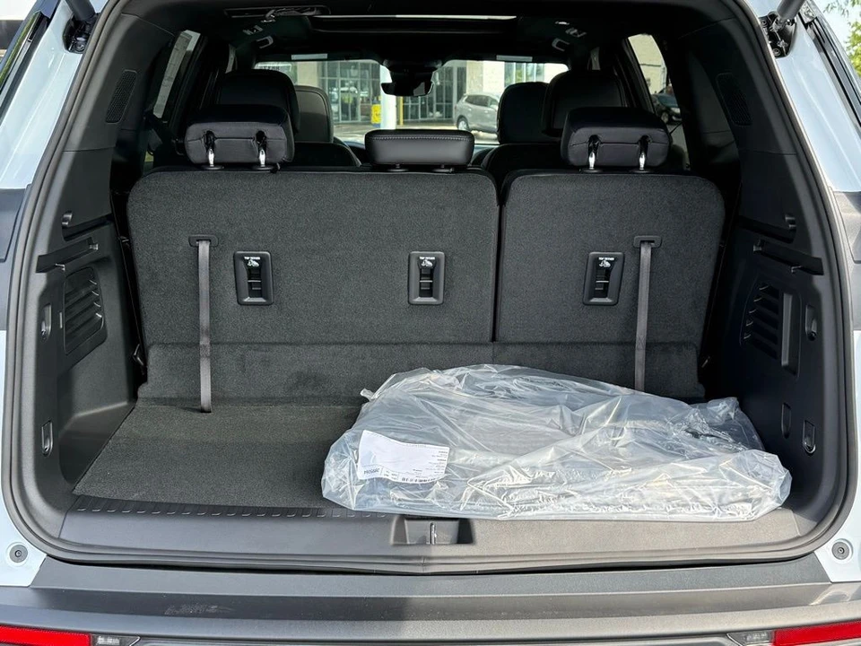 2026 GMC Acadia - Image 12 of 12