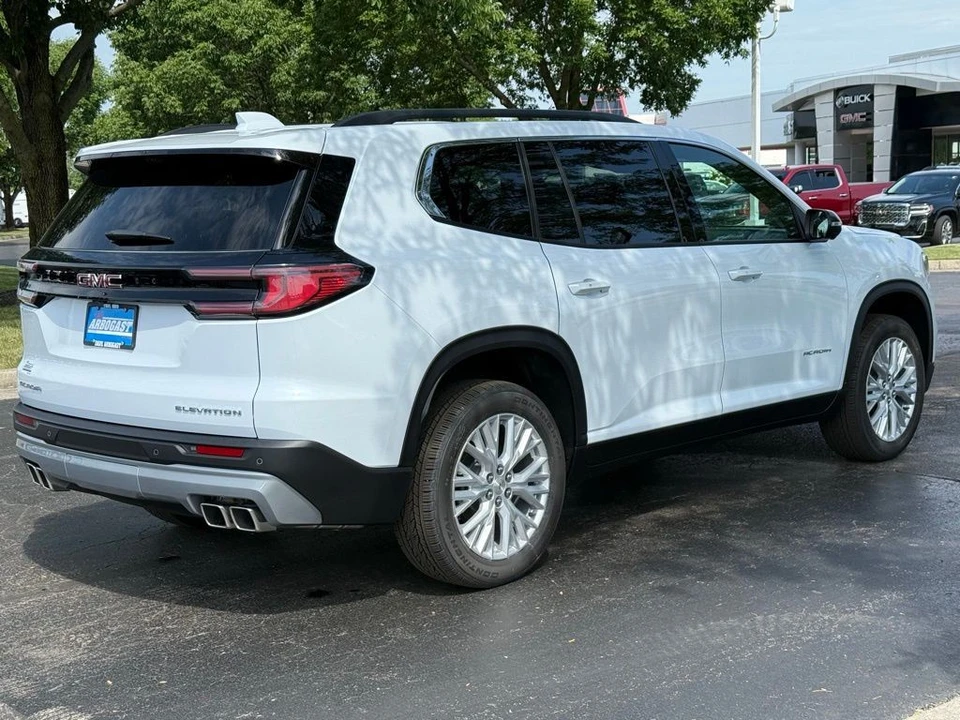 2026 GMC Acadia - Image 10 of 12