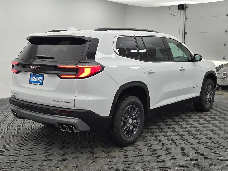 2026 GMC Acadia - Image 11 of 12