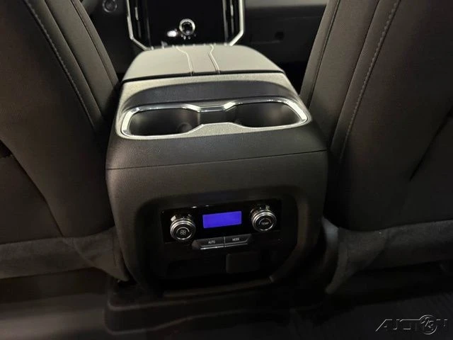 2026 GMC Acadia - Image 18 of 21