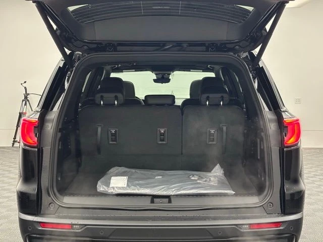 2026 GMC Acadia - Image 11 of 12